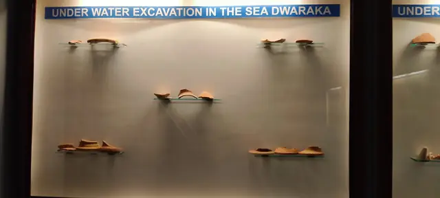 The submerged structures off Dwarka