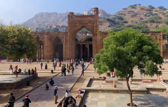 Adhai Din ka Jhonpra, Ajmer