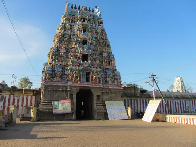 Apatsahayeswarar Temple, Alangudi (Guru)