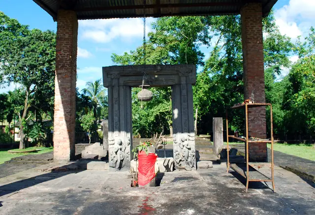 Da Parbatia Temple Ruins, Tezpur