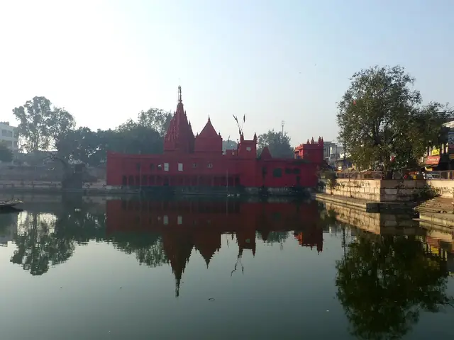 Durga Temple (Durga Kund), Varanasi