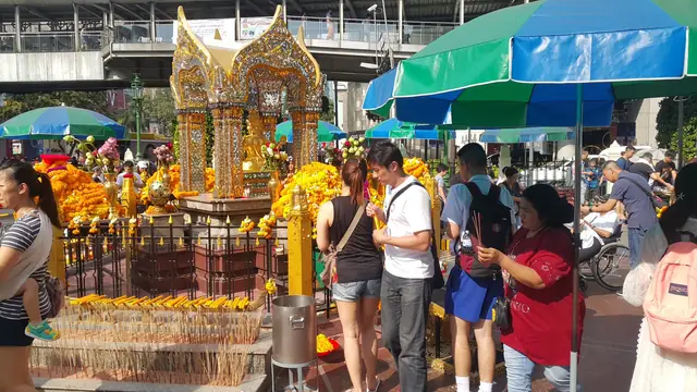 Erawan Shrine (Than Thao Mahaphrom)