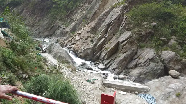 Gaurikund (Anekathangavadam of the Tevaram)