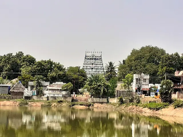 Ezhutharinathar (Aksharapureeswarar) Temple, Innambur