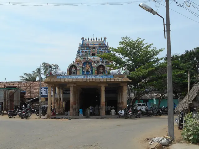 Kadambavaneswarar Temple, Kadambanthurai (Kulithalai)