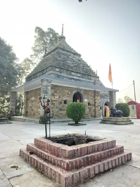 Kasar Devi Temple, Almora