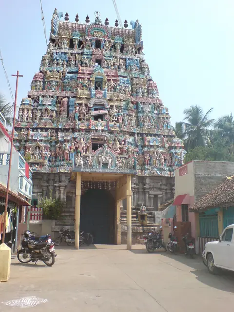 Kasi Viswanathar Temple, Kumbakonam (Kudanthai Karonam)