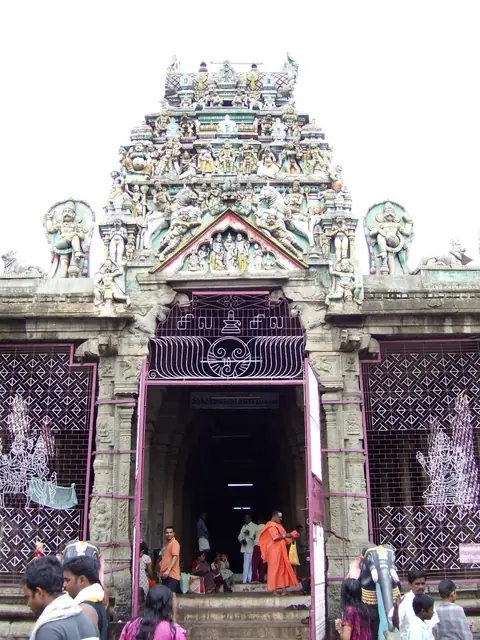 Kutralanathar Temple and the Chitra Sabha, Courtallam