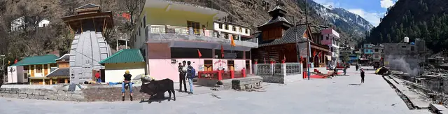 Manikaran, Shiva and Ram Temples by the Hot Springs