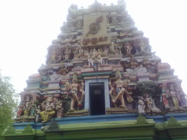 Pazhamudircholai Murugan Temple, Solaimalai