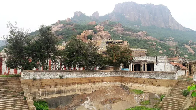 Kodunkundreeswarar Temple, Piranmalai