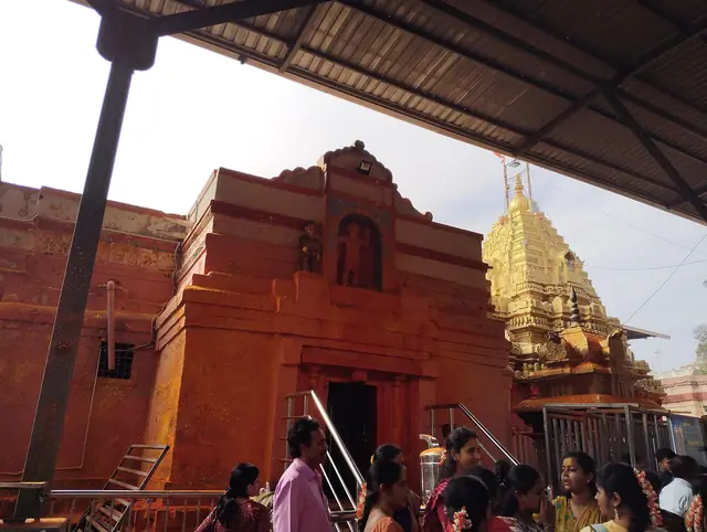 Renuka Yellamma Temple, Saundatti