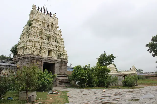Jalanatheeswarar Temple, Takkolam (Tiruvural)