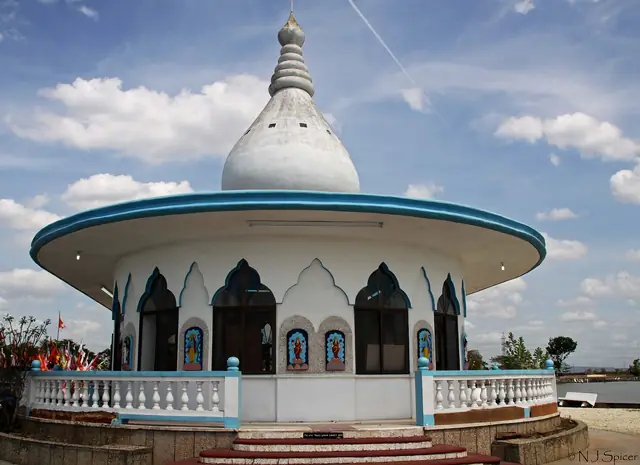 Temple in the Sea (Sewdass Sadhu Shiva Mandir), Waterloo