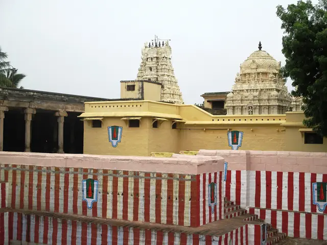 Azhagiya Manavalar Temple, Thirukkozhi (Uraiyur)