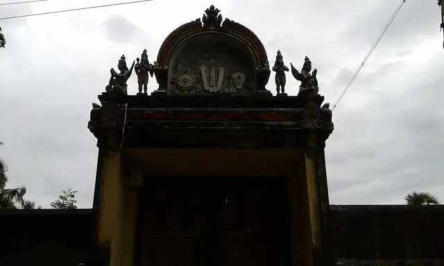 Varadaraja Perumal Temple, Thiru Manikkoodam (Thirunangur)