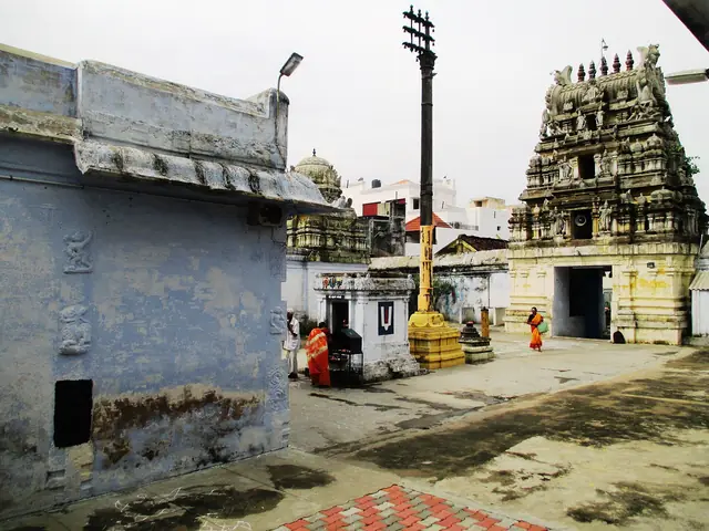 Azhagiya Singar (Narasimha) Temple, Thiruvelukkai, Kanchipuram