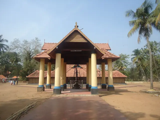Thrikkakara Vamanamoorthy Temple (Thirukkatkarai)