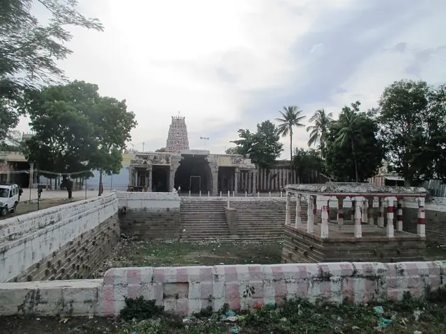 Thirumeninathar Temple, Tiruchuzhi