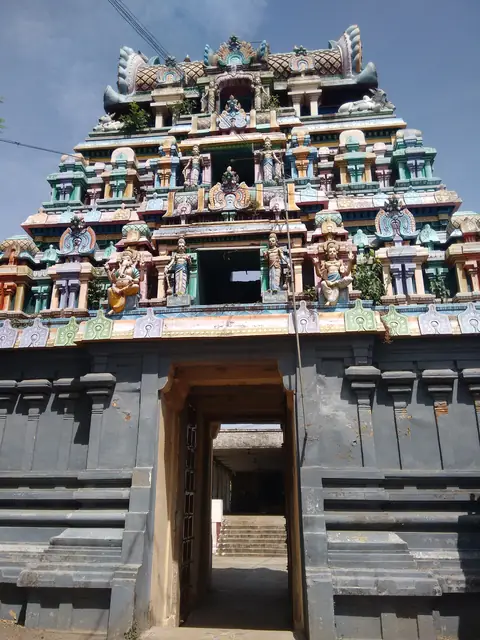 Neelakandeswarar Temple, Tirumannippadikkarai (Iluppaipattu)