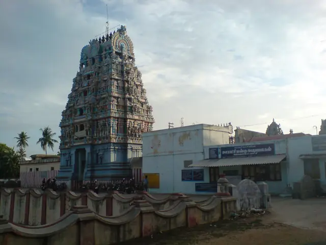 Ratnagireeswarar (Manikkavannar) Temple, Tirumarugal
