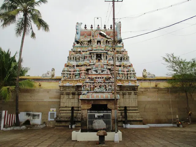 Panchavarneswarar Temple, Tirumukkeeswaram (Uraiyur)