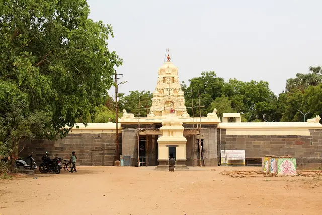 Vadukeeswarar (Panchanadeeswarar) Temple, Vadugur (Tiruvandarkoil)