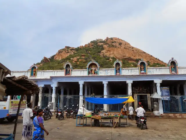 Ratnagireeswarar Temple, Vatpokki (Ayyarmalai)