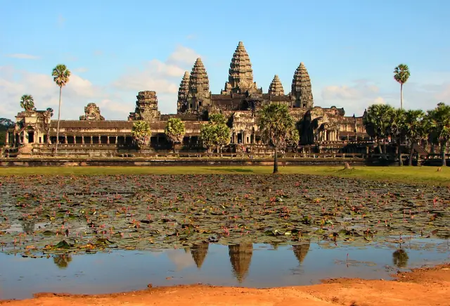 Suvarnabhumi: Kambuja, Champa and the Mainland